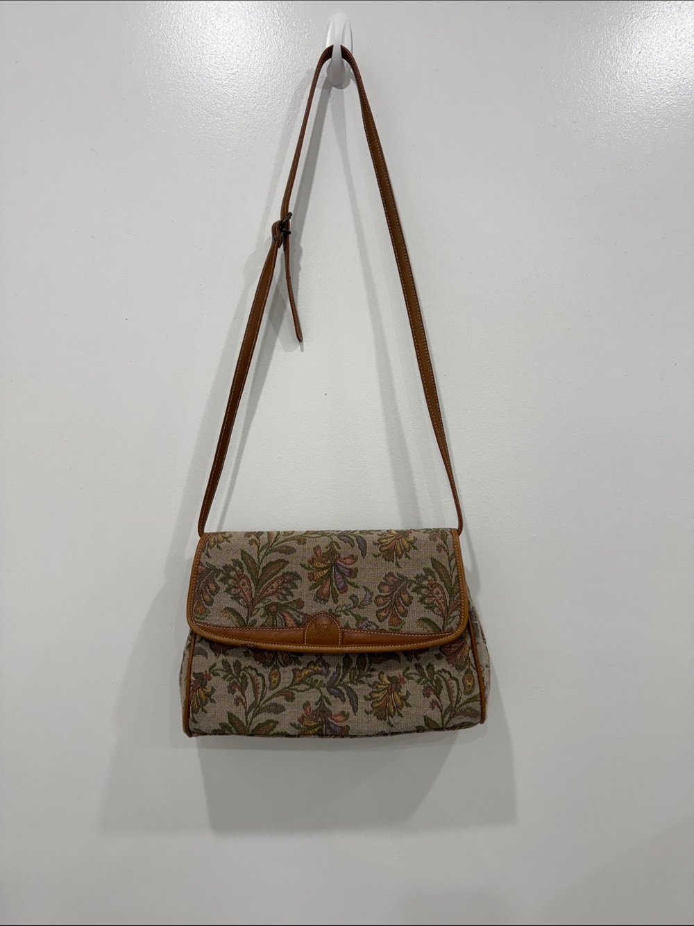 Vintage Liz Claiborne Floral Tapestry Crossbody Shoulder Bag 90s